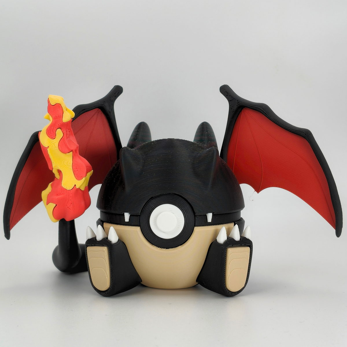 Pokéball de Charizard | Figura Pokémon coleccionable #0006